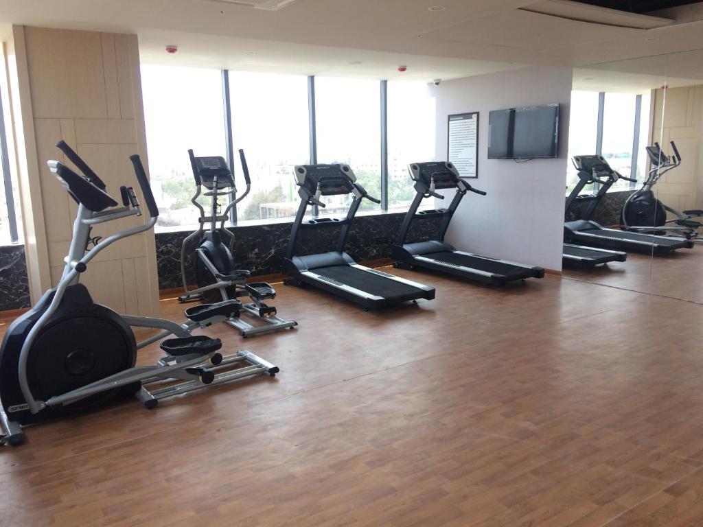 Fitness centrum a/nebo fitness zařízení v ubytování Regenta Central RS Chennai OMR SIPCOT