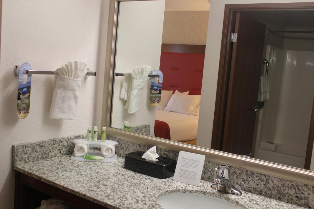 Holiday Inn Express Milford by IHG - Suíte Executiva - Não Fumante