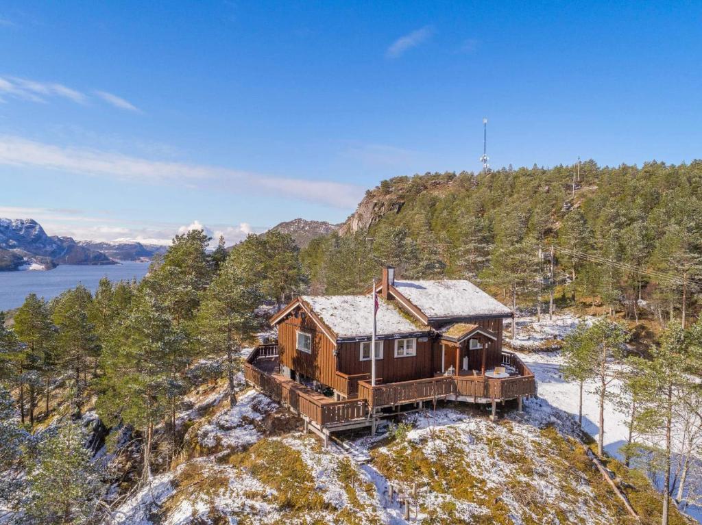 an aerial view of a house on a mountain at Trollhaugen in Snillfjord