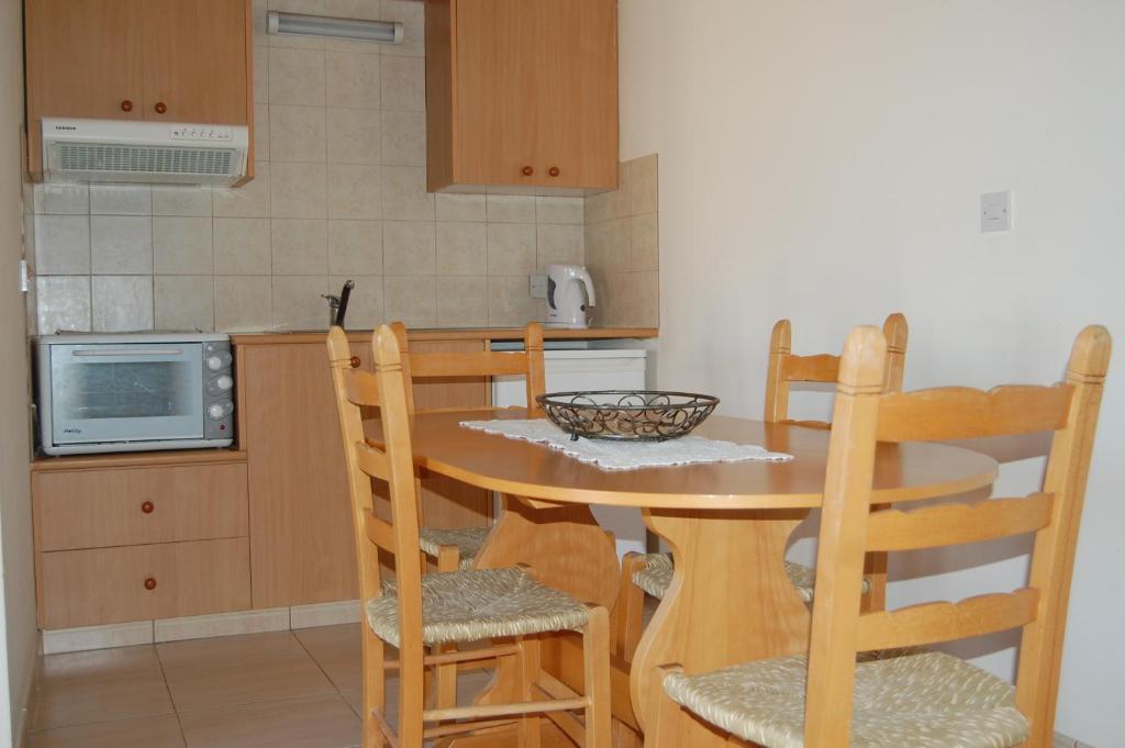 Nicos & Olympia Apartments - One-Bedroom Apartment