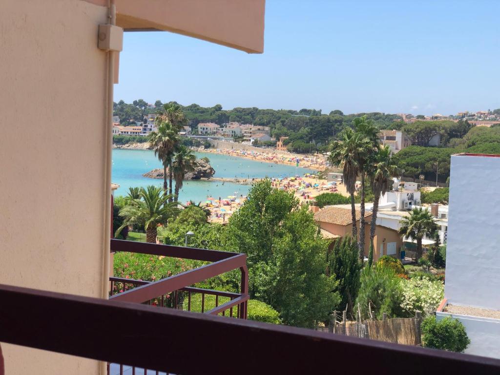 En balkong eller terrasse på Apartamento en la Playa de la Fosca