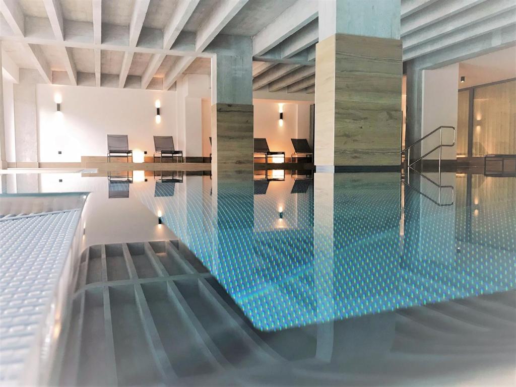 Der Swimmingpool an oder in der Nähe von Mariandl am Meer