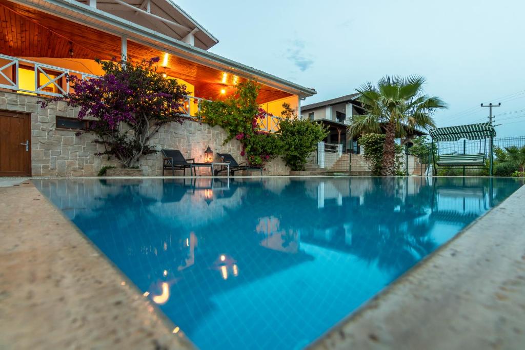 Calypso Lakeview Villas