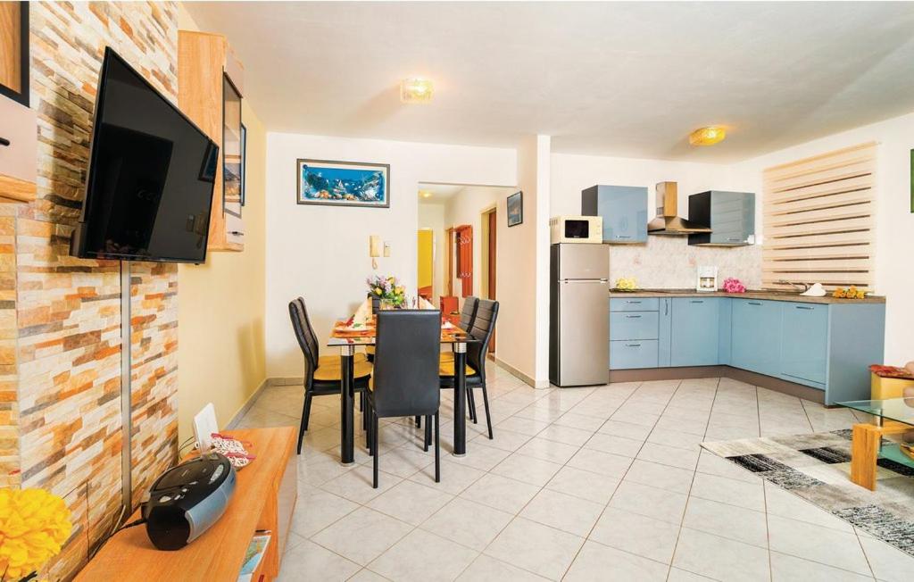 Kuchnia lub aneks kuchenny w obiekcie Apartment Zeljko 832