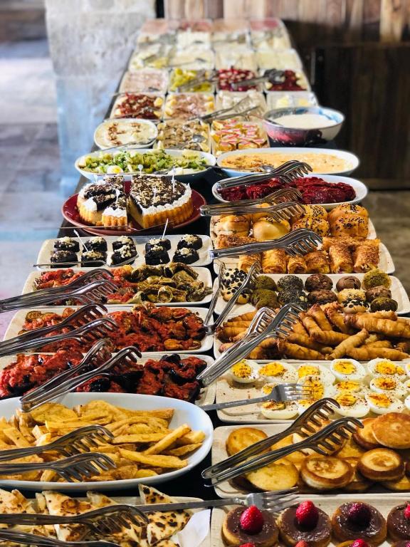 ホテルの敷地内または近くでの食事または食べ物