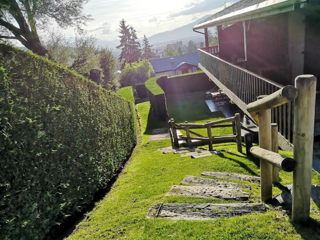Zahrada ubytování Apartamento con piscina en Osseja