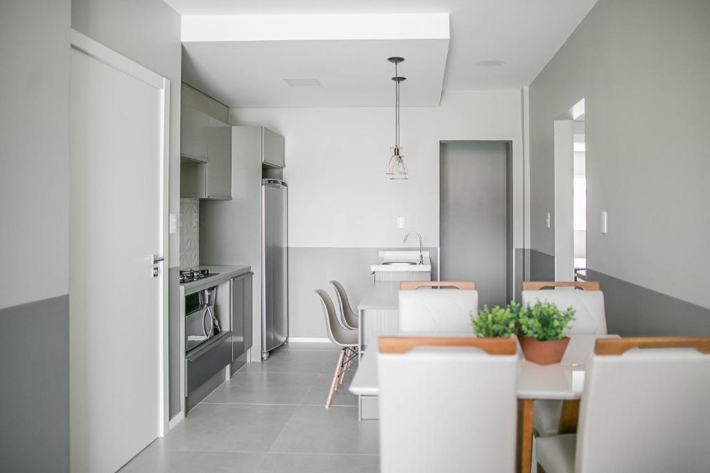  Apartamento Decorado e com Piscina