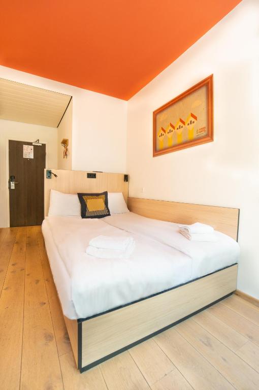 Cama o camas de una habitación en Sparks Hostel
