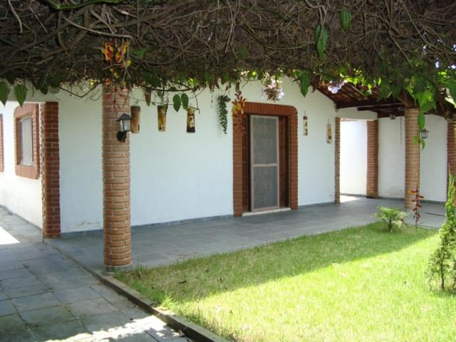  Casa arejada e espaçosa