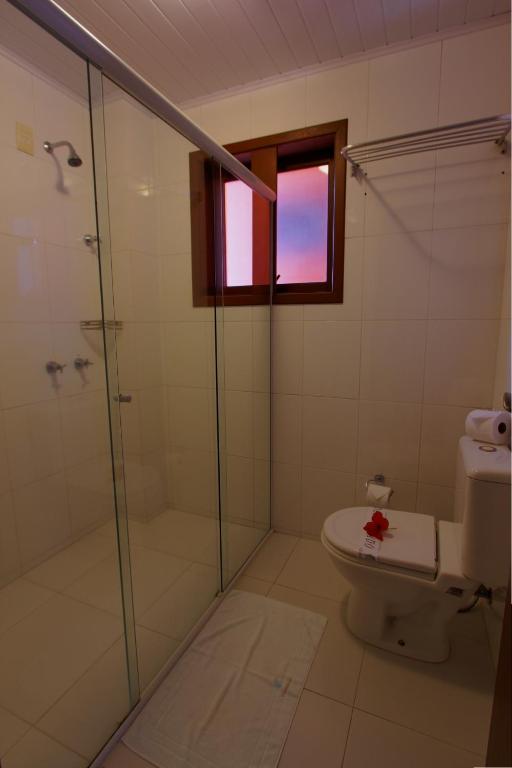 Um banheiro em Pousada Vila Boa Vida
