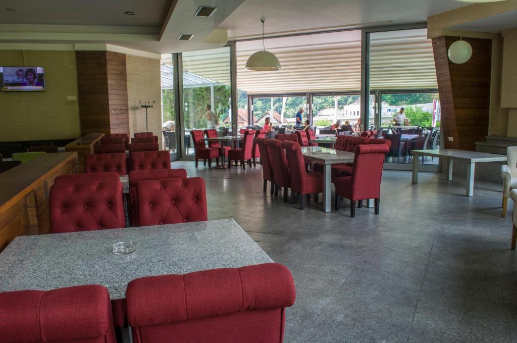 Restaurace v ubytování Motel Predejane