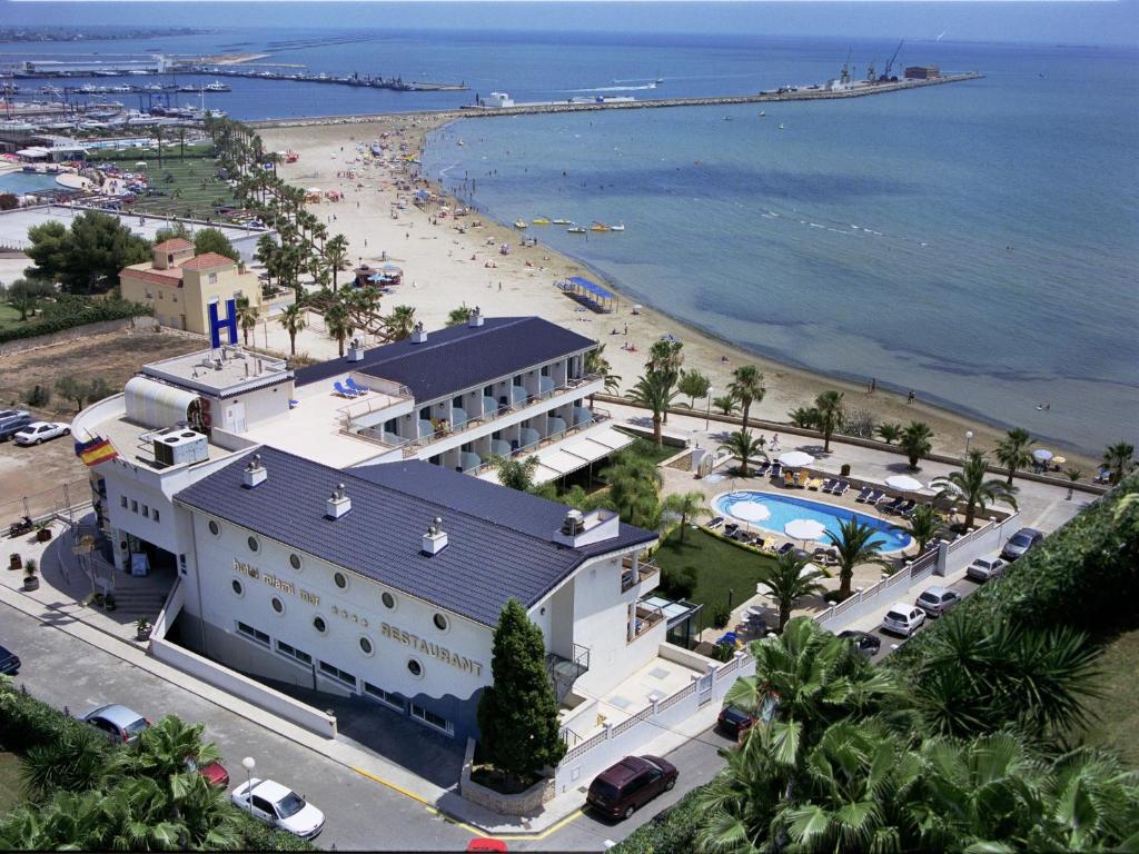an aerial view of a hotel and the beach at Miami Mar - Boutique Hotel & Restaurante in Sant Carles de la Ràpita