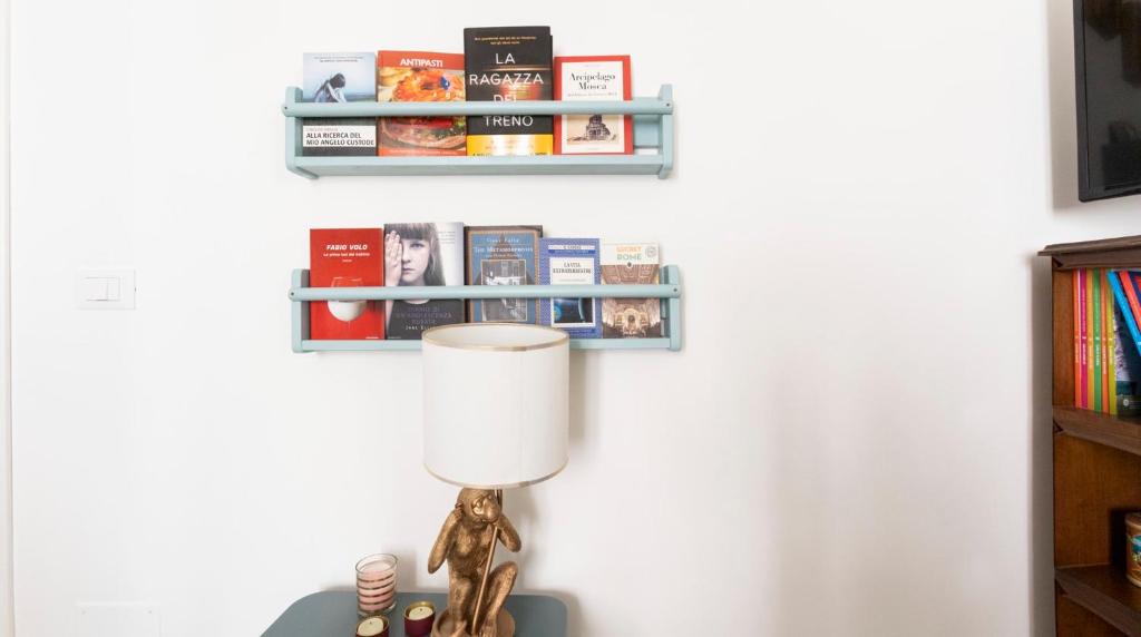 The library in Az apartmant