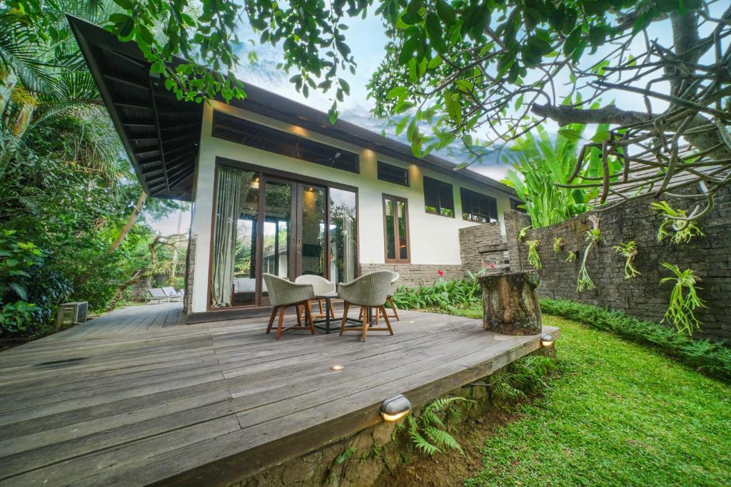 Zahrada ubytování Surya Kembar Villas