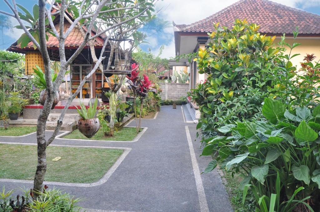 Zahrada ubytování Dunung Sari Homestay