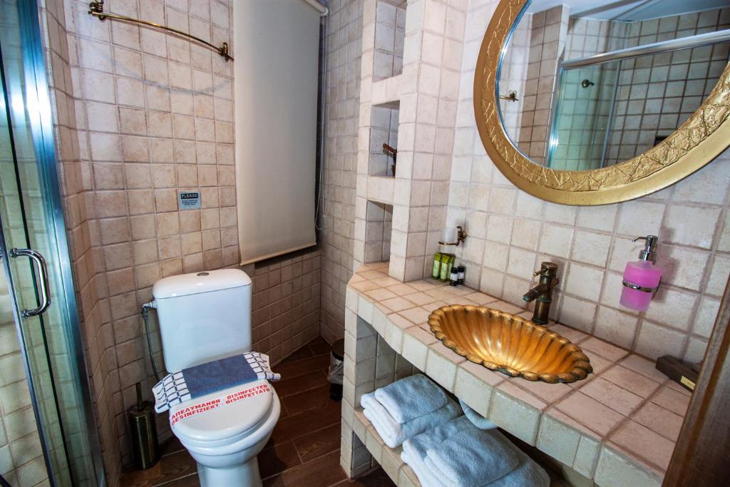 Koupelna v ubytování Elia Portou Rooms
