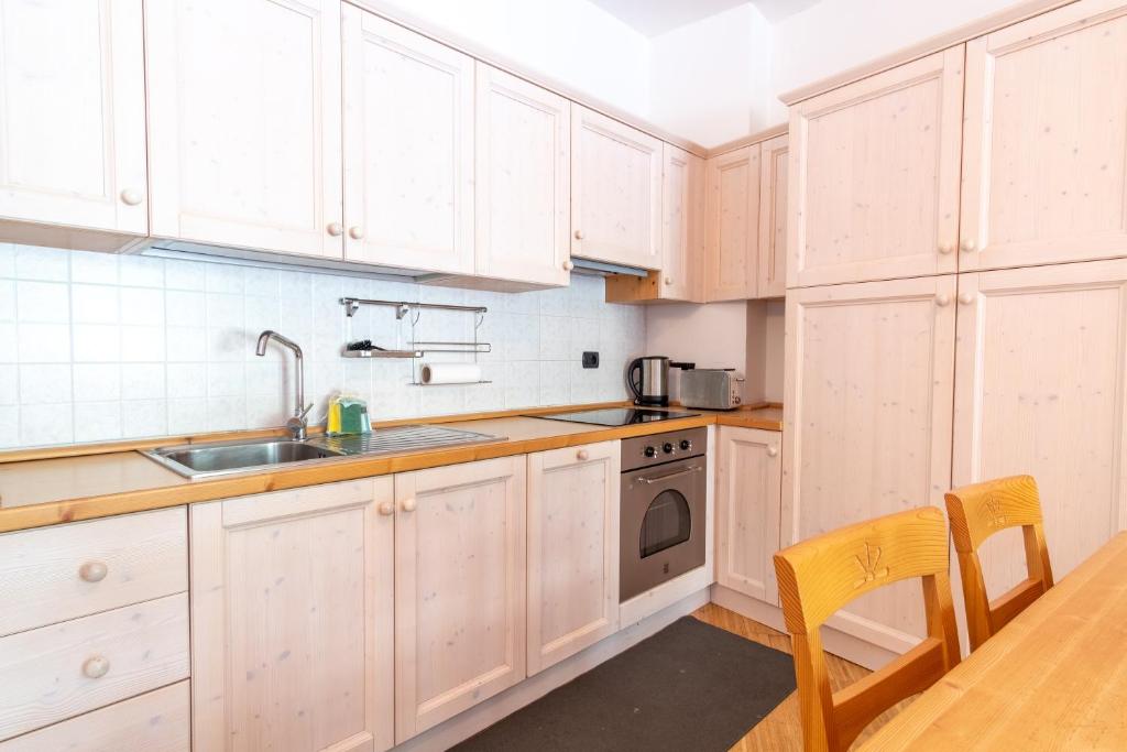 Kuchyňa alebo kuchynka v ubytovaní Monte Cervino Apartment AS21
