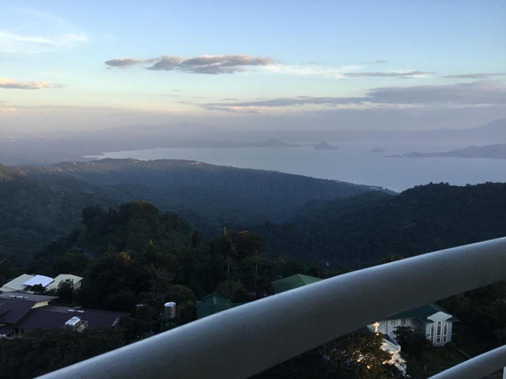 Condo with Free Swimming Pool & Viewing Deck - Budget Double Room