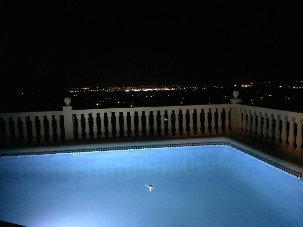 Bazén v ubytování Villa Bello Horizonte nebo v jeho okolí