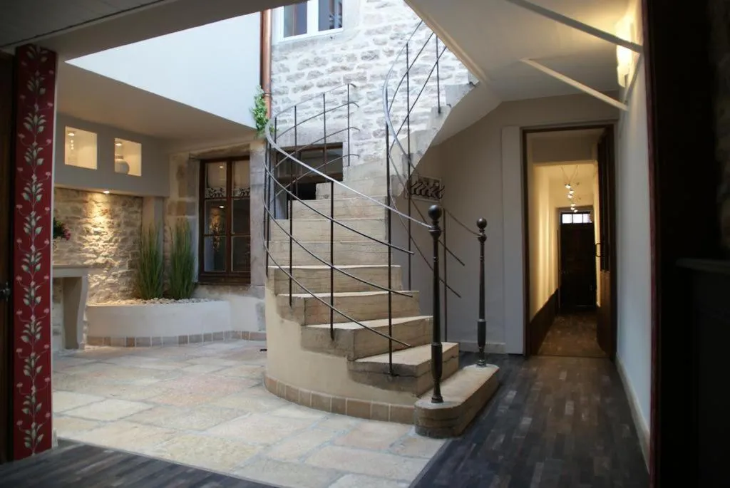 Le Patio - Maison au centre ville de Beaune, Beaune, Franţa