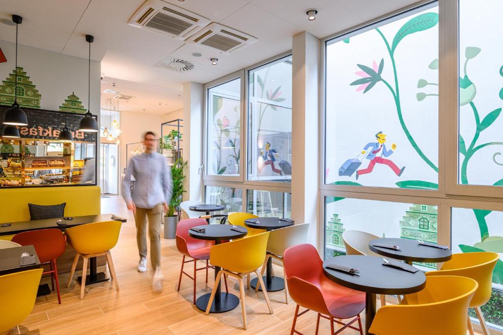 B&B HOTEL Brussels Centre Gare du Midi - Resim 15