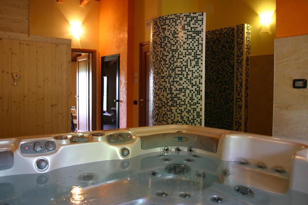 Koupelna v ubytování Agriturismo Bortolino