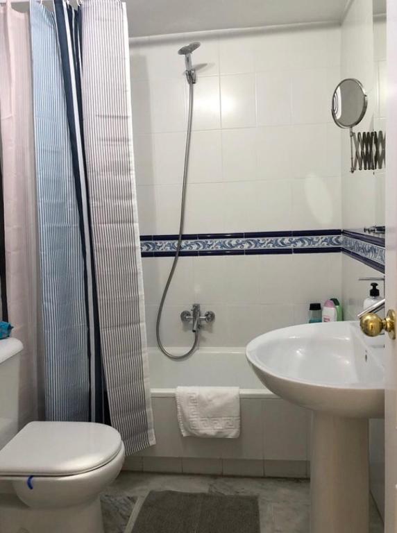 Kúpeľňa v ubytovaní M&J Benalmadena Retreat