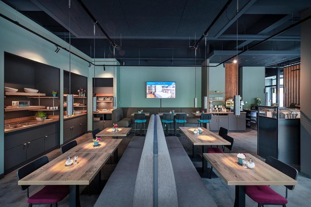 ECOME Hotel