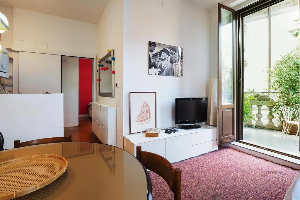 Arnaldo Flat, Milano, Italia