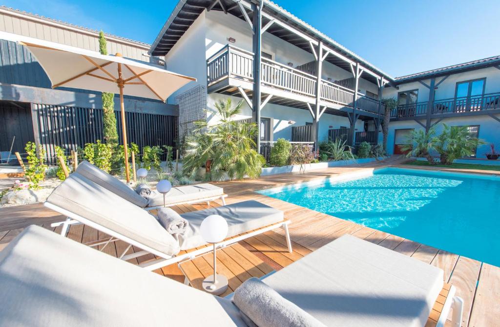 Bazén v ubytování L'Anderenis Boutique Hôtel nebo v jeho okolí