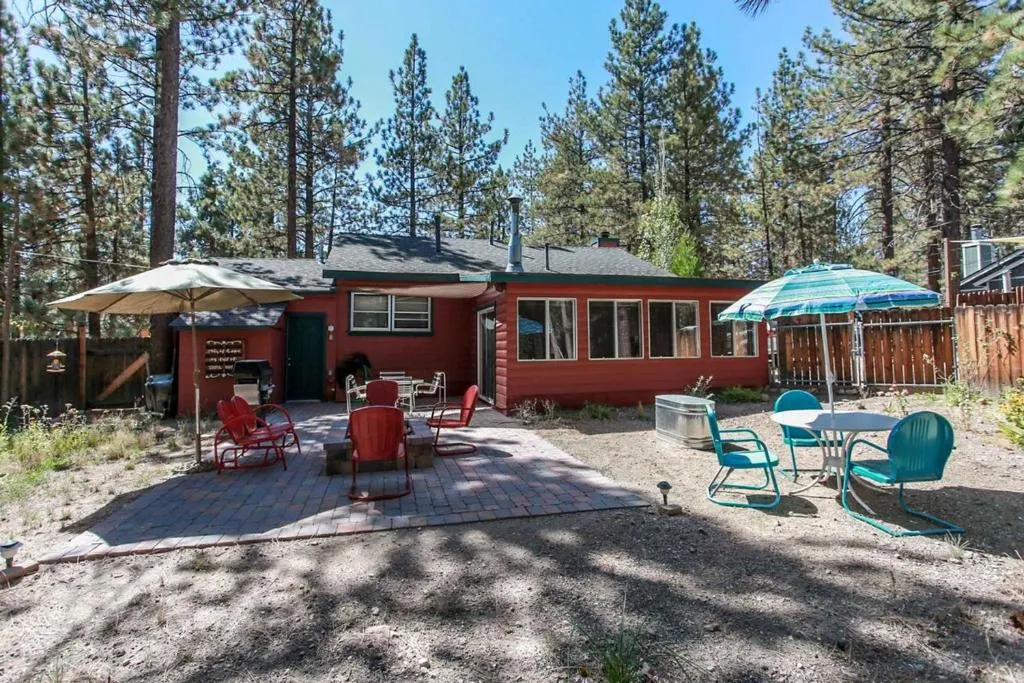 Barefoot Bungalow-1804 by Big Bear Vacations, Big Bear Lake, Statele Unite ale Americii