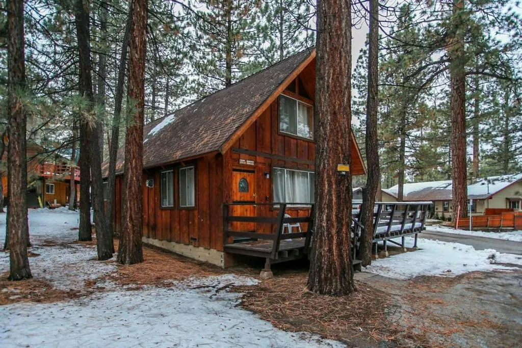Nut House-1511 by Big Bear Vacations, Big Bear Lake, Statele Unite ale Americii