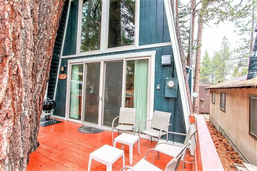 Twin Pines Cabin-1781 by Big Bear Vacations, Big Bear Lake, Statele Unite ale Americii