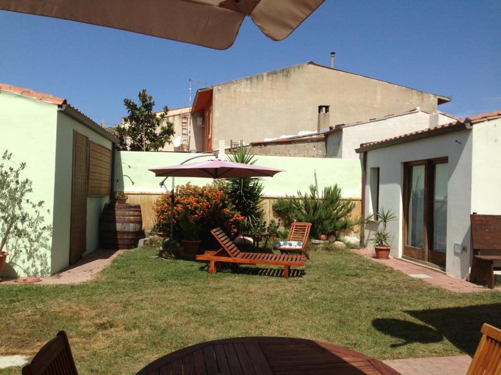 Ogród w obiekcie Lanita B&B