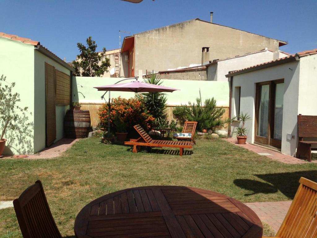 Ogród w obiekcie Lanita B&B