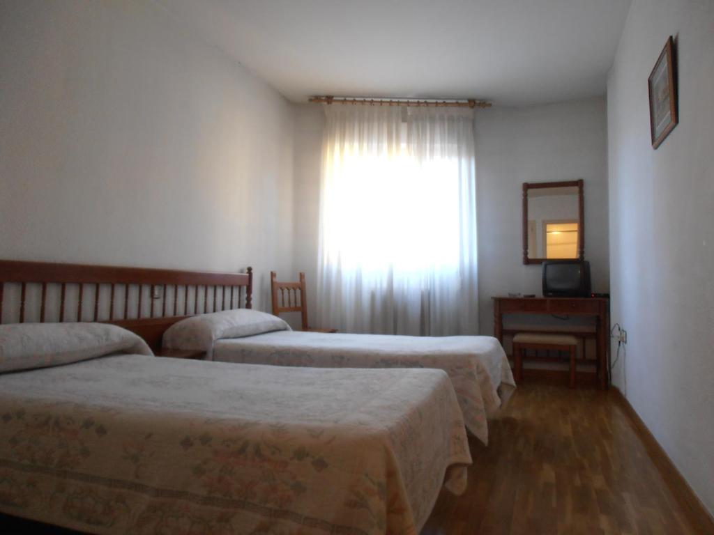 Guesthouse Hostal ** EC León, Spain - Booking.com