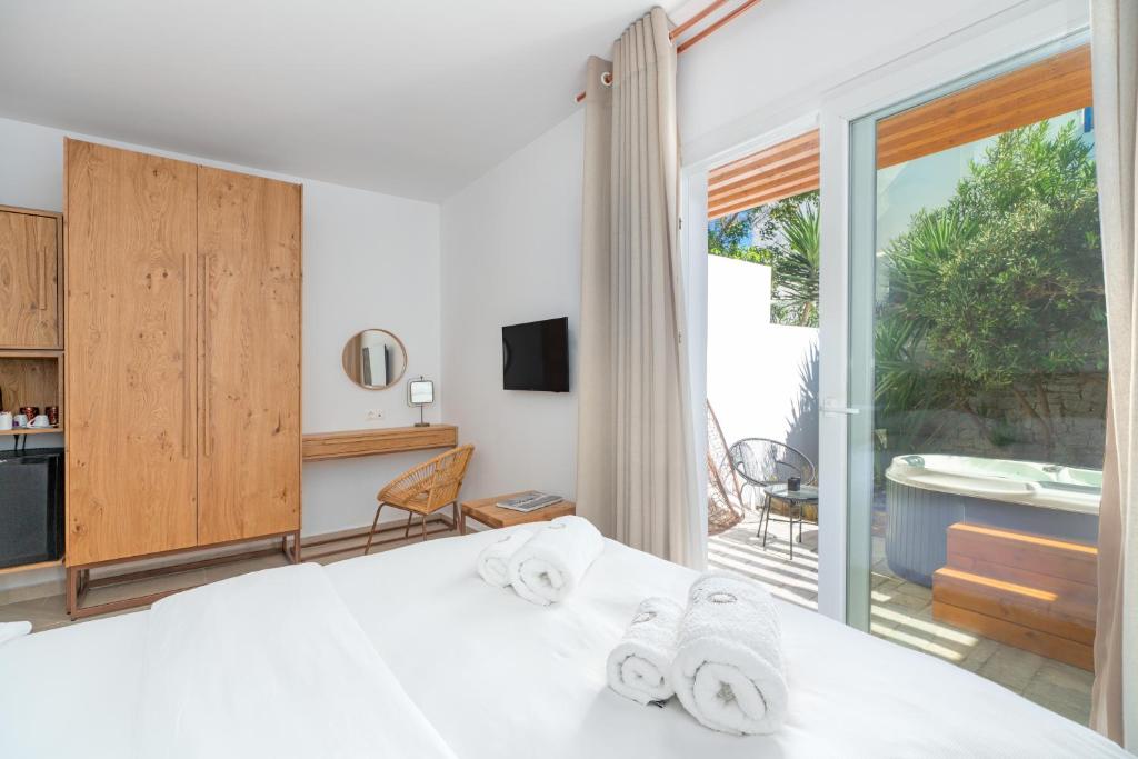 Omnia Mykonos Boutique Hotel & Suites