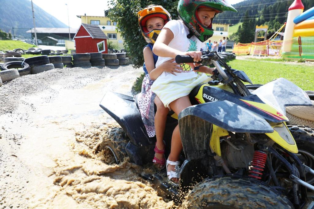 Příroda nedaleko hotelu Schlosshotel Lacknerhof