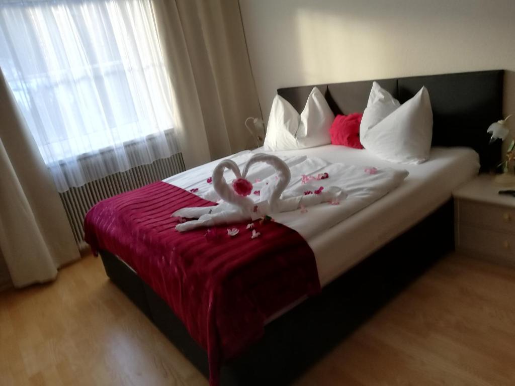 Postel nebo postele na pokoji v ubytování Hotel Kirchenwirt