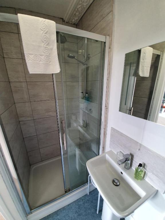 Un baño de Alexandra Hotel