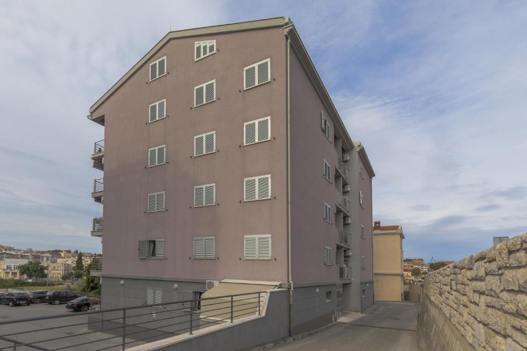 Budynek, w którym mieści się apartament