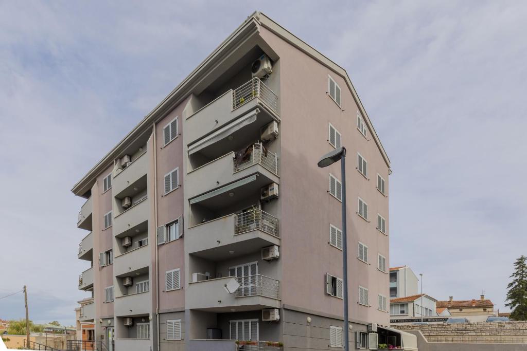 Budynek, w którym mieści się apartament