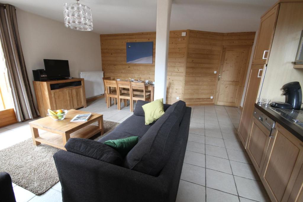 Aiglon Morzine - Three-Bedroom Apartment