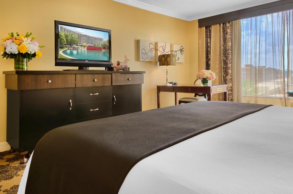 Omni Houston Hotel - 