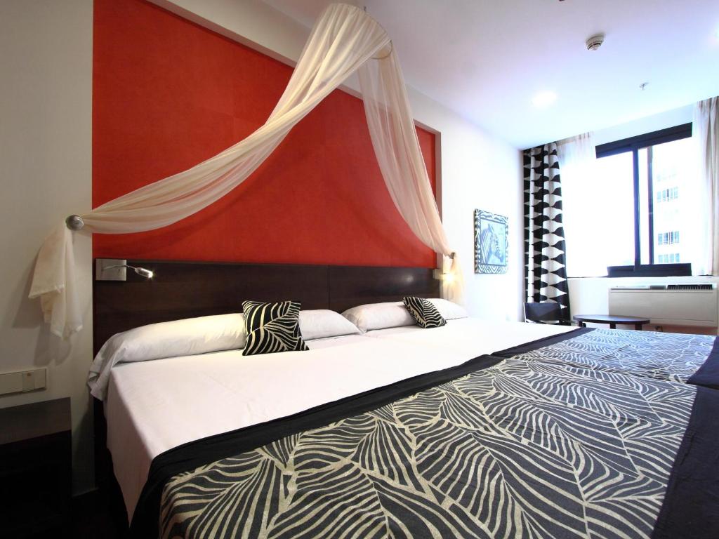 Magic Aqua Rock Gardens - Standard Double Room (2 Adults + 2 Children)