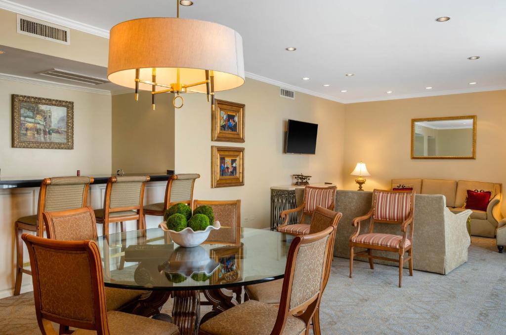 Omni Royal Orleans Hotel - Luxus Penthouse Suite - 1 Kingsize -Bett