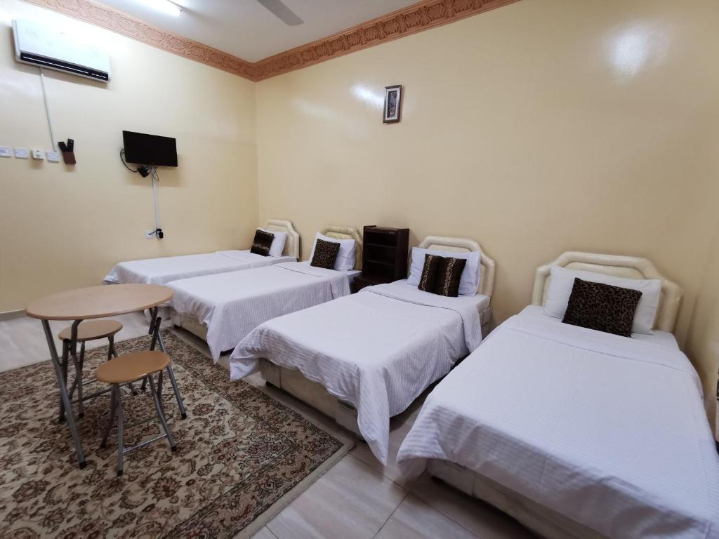 Salassel Al Jabal Al Akhdar Guesthouse - Viervoudige Kamer Met Uitzicht Op De Tuin
