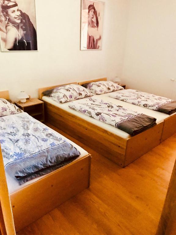 Postel nebo postele na pokoji v ubytování Restaurace penzion Pod Šumárníkem