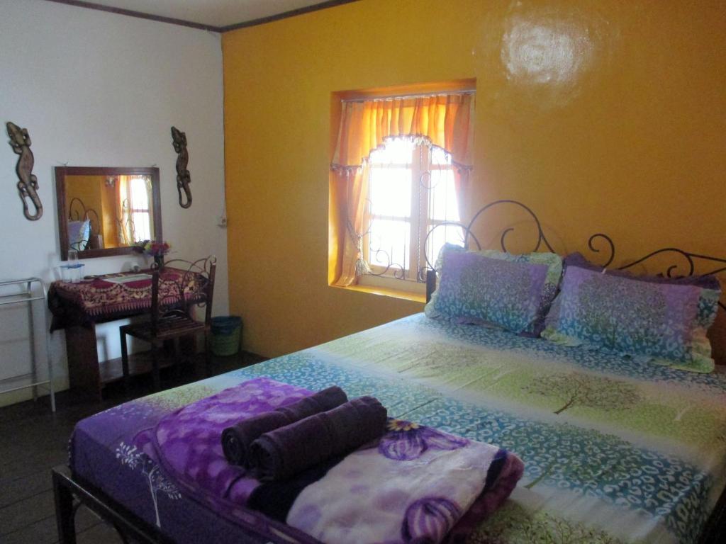 MJR Ticketing Guest House - Habitación Queen Con Baño Compartido