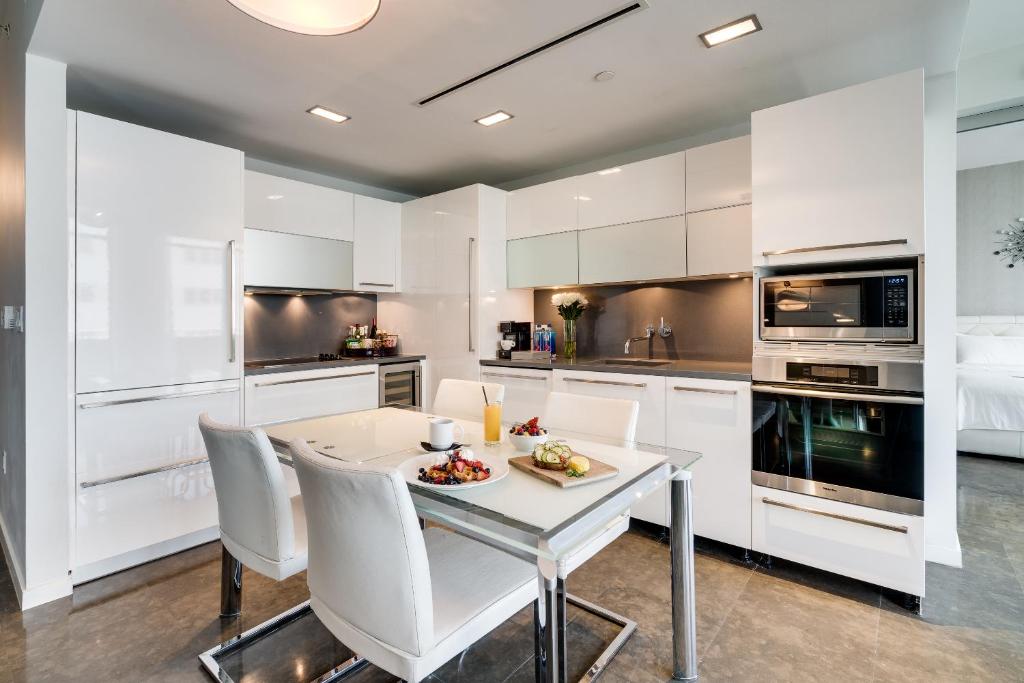 Boulan South Beach - One Bedroom Penthouse Condo With RoofTop Terrace